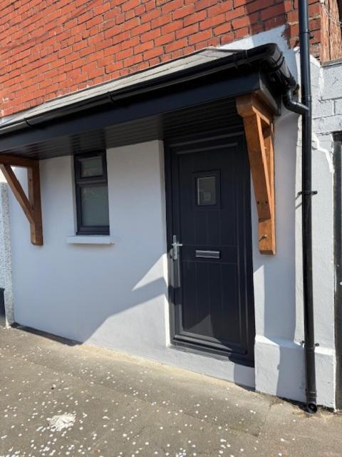 Brand New Stylish Converted Coach House In *